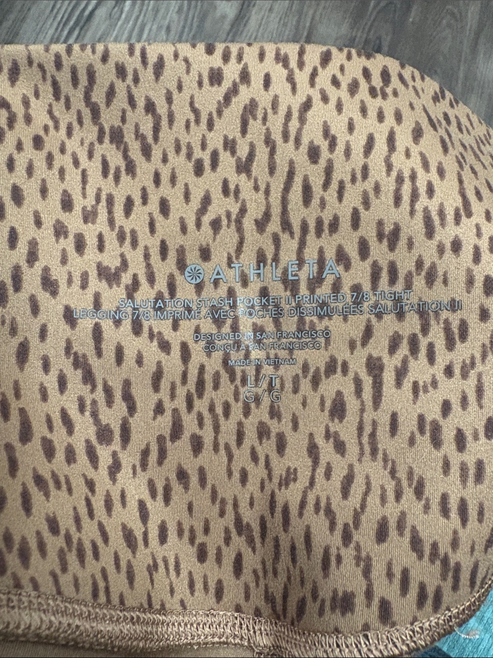Athleta Salutation Beige and Brown Leopard-Print 7/8 Tights with Pockets